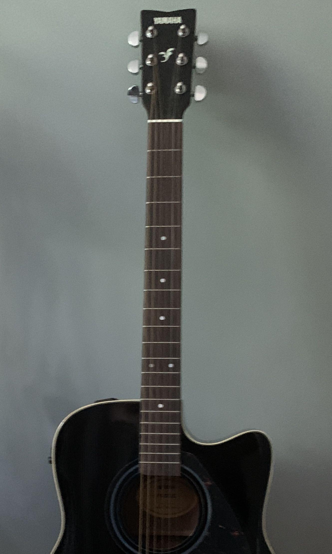 Yamaha FX370C Guitar , Hobbies & Toys, Music & Media, Musical ...