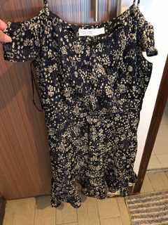 (Category: ) located in . Submitted by declutteringboutique (Listing ID 1009343730, Image 1). Description: .