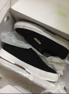 (Category: ) located in . Submitted by shopthryftit (Listing ID 1009678818, Image 1). Description: .