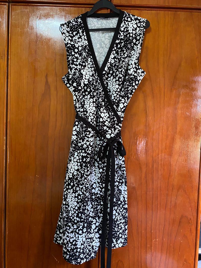 g2000 black dress