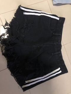 (Category: ) located in . Submitted by clearmyclosets (Listing ID 1009659688, Image 1). Description: .