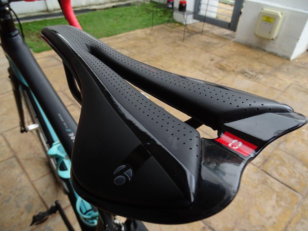 Bontrager carbon xxx hot sale road bike saddle