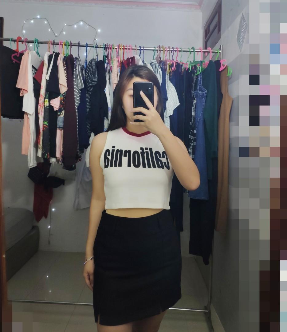California Crop Top Fesyen Wanita Pakaian Wanita Atasan Di Carousell
