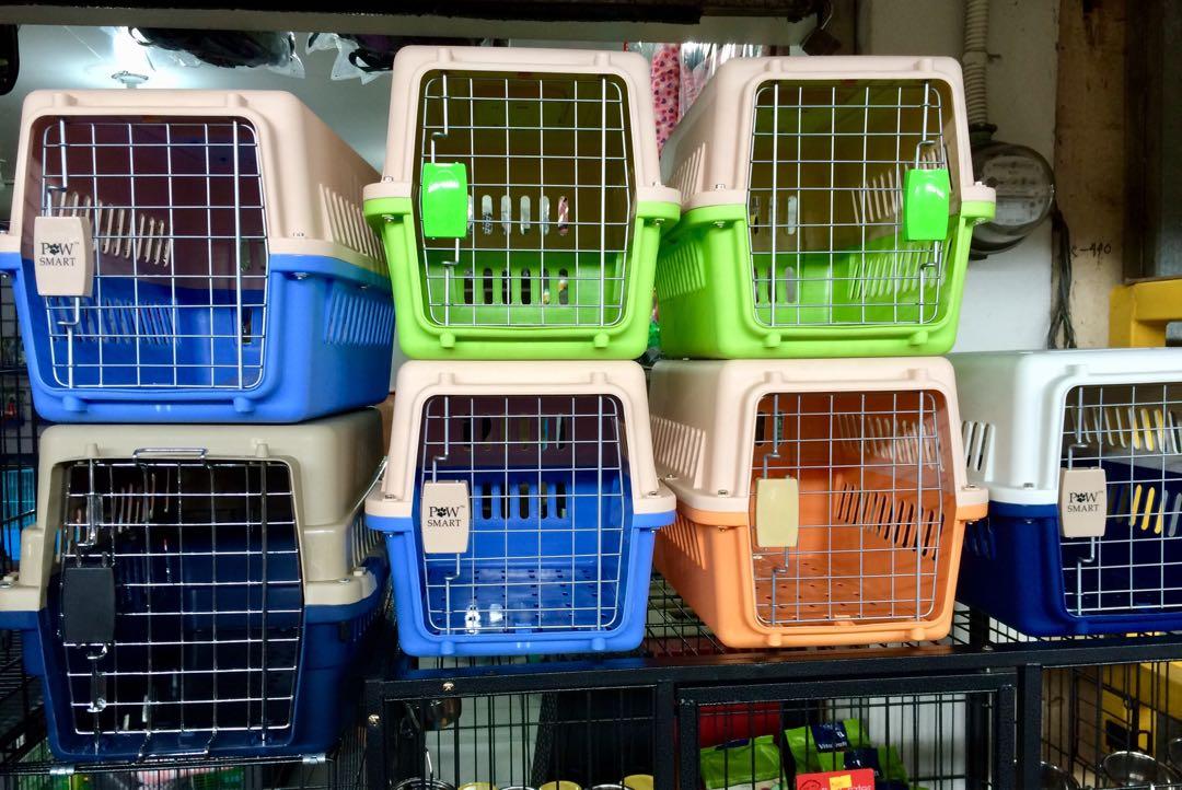 pet carrier door