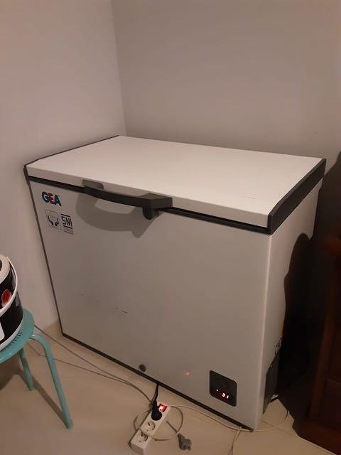 Freezer gea cheap 200 liter