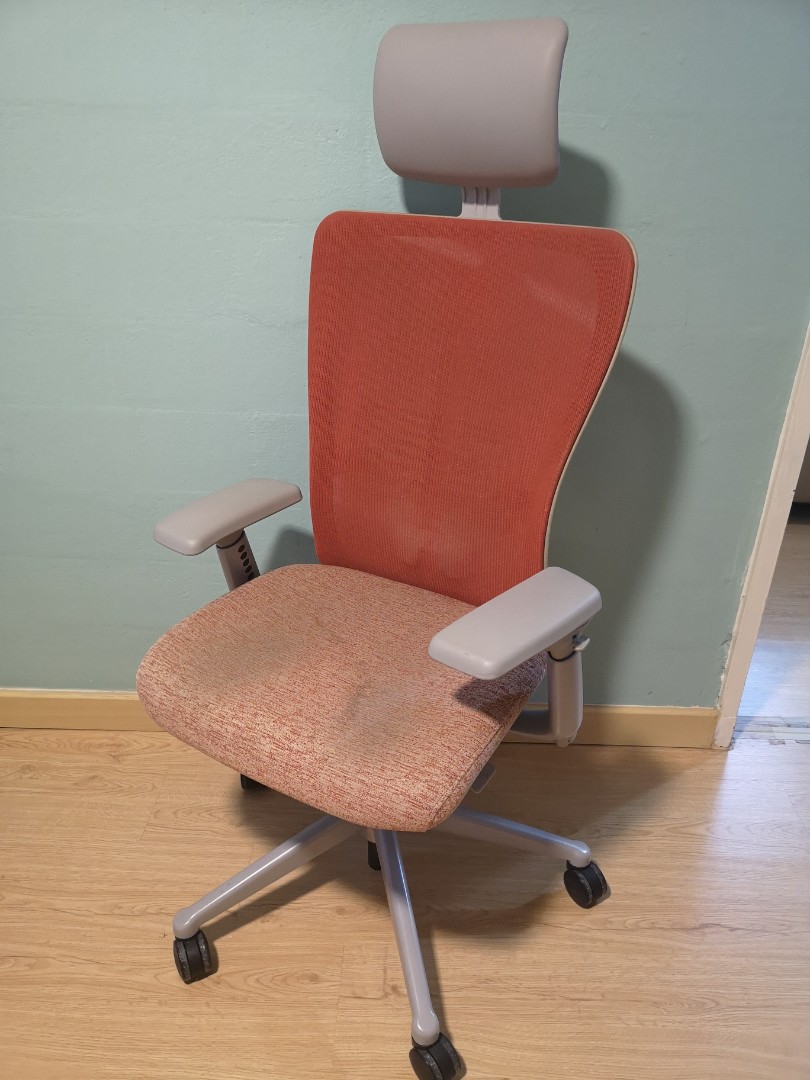 Haworth Zody Executive Chair with Headrest, Furniture, Tables & Chairs