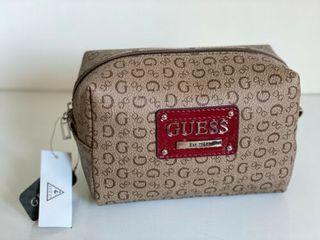 NEW! GUESS PROPOSAL COLLECTION WINE RED TRAVEL MAKEUP POUCH COSMETICS CASE