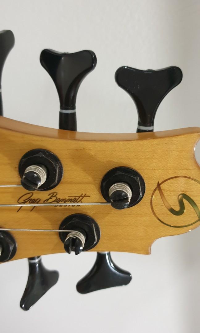 Samick 5 String Bass Guitar with Eden ESeries Amplifier, Hobbies