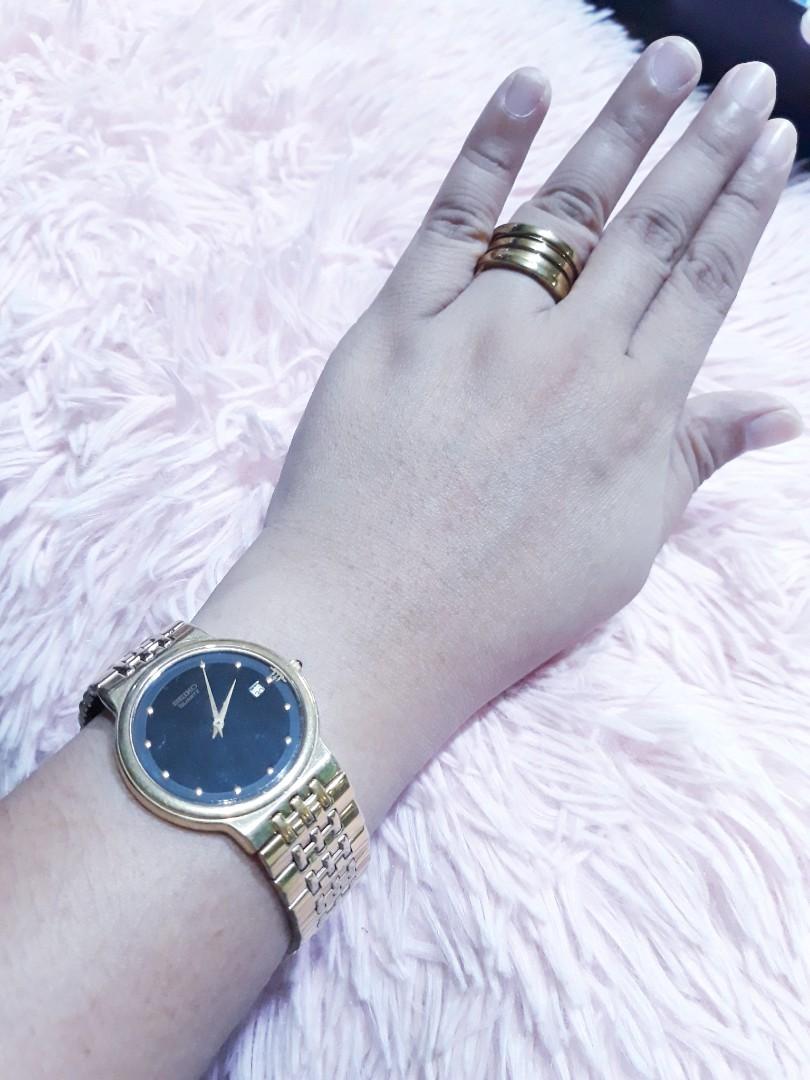 Seiko Gold watch black face, Women's Fashion, Watches & Accessories