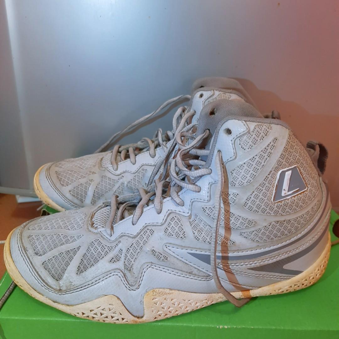 Sepatu Basket League Typhoon Olah Raga Perlengkapan Olahraga Lainnya Di Carousell