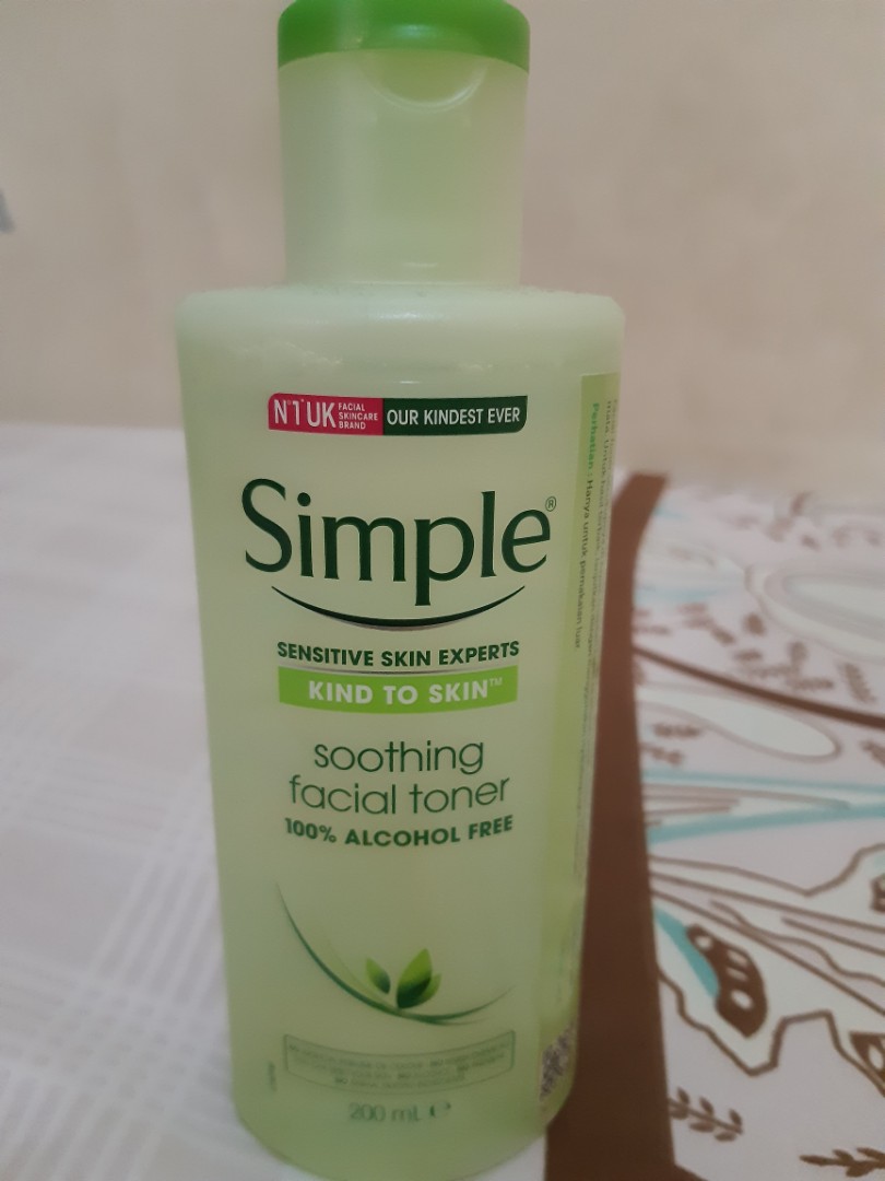 kegunaan simple soothing facial toner