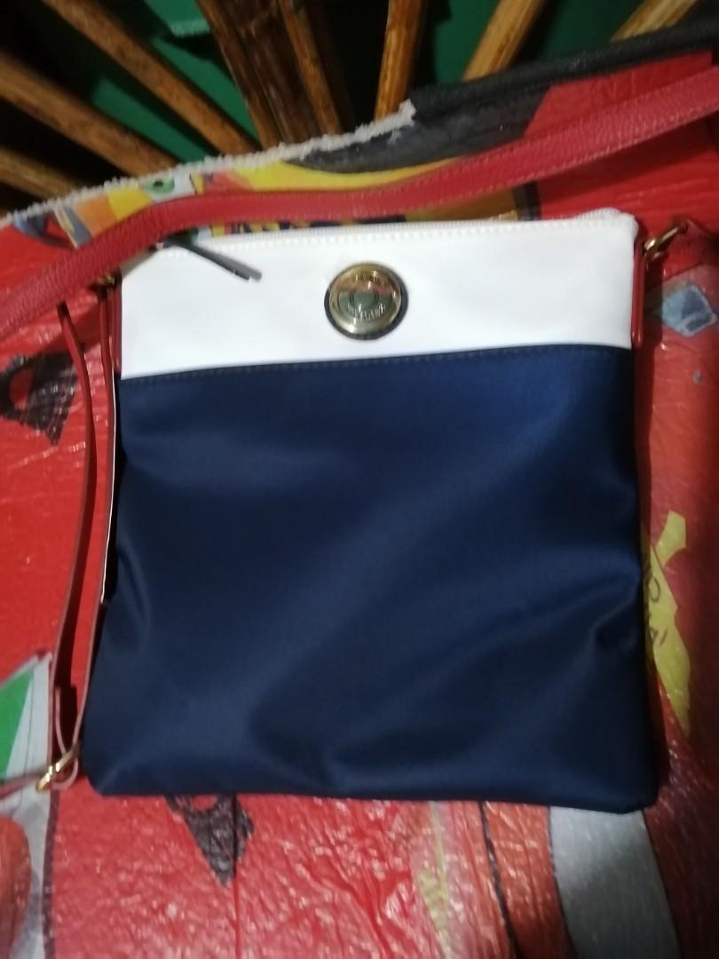 Tommy hilfiger sling bag, Women's Fashion, Bags & Wallets, Crossbody