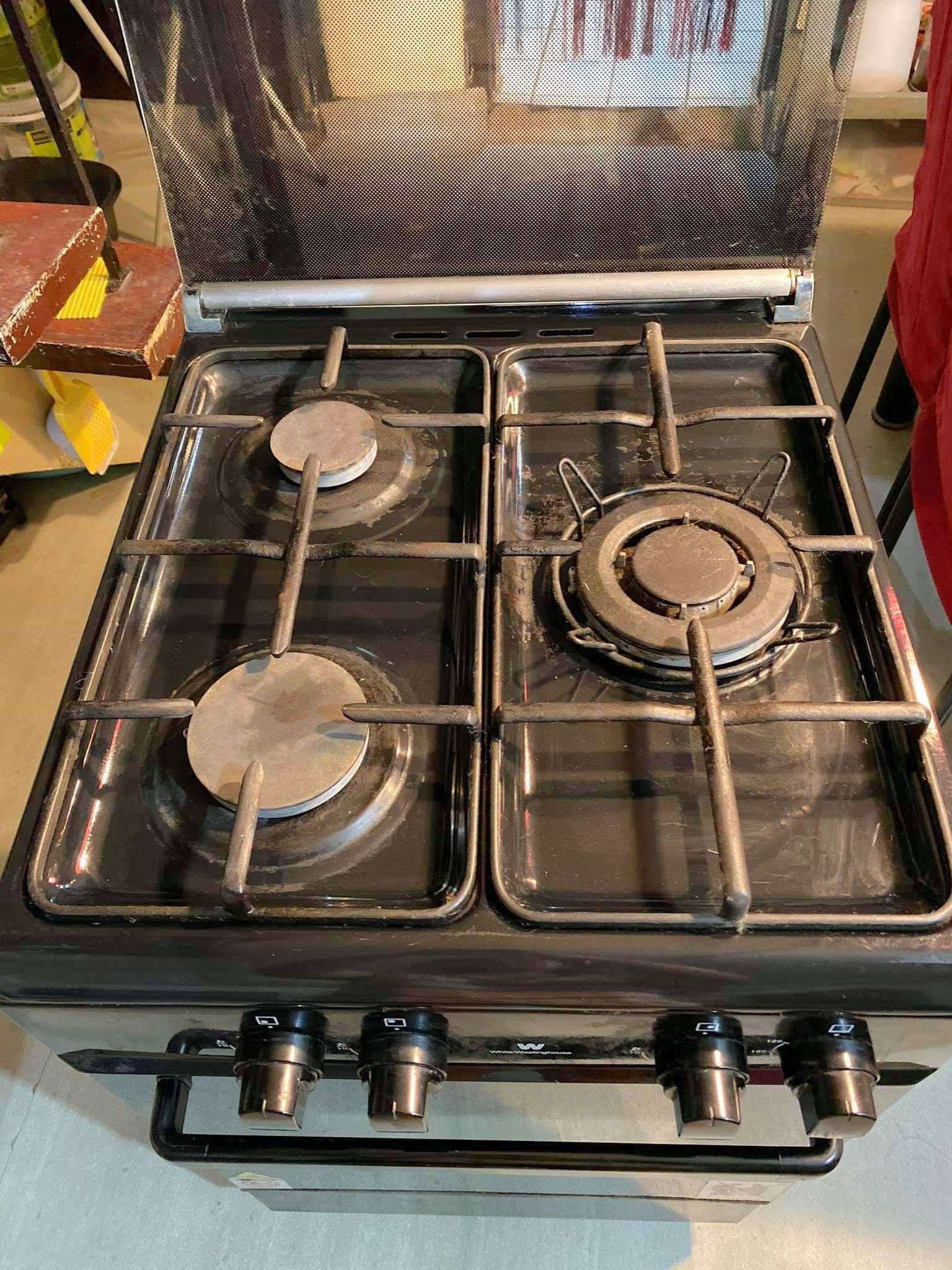 White Westinghouse 3Burner Gas Range with Oven, TV & Home Appliances