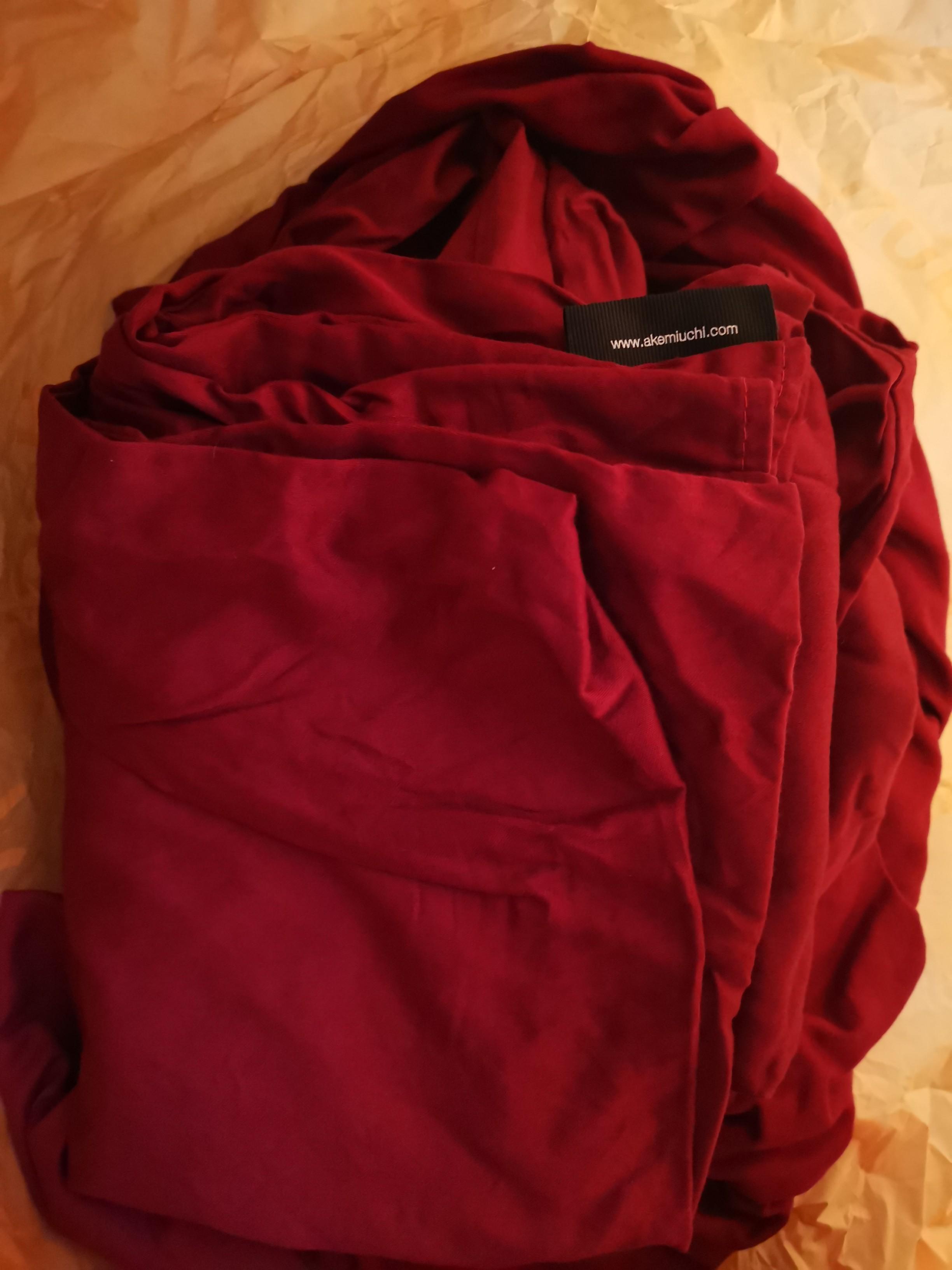 Akemiuchi bedsheet set, Furniture & Home Living, Bedding & Towels on