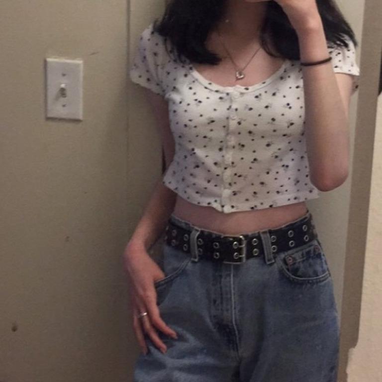 Brandy Melville Floral Zelly Top, Women's Fashion, Tops, Other Tops on  Carousell