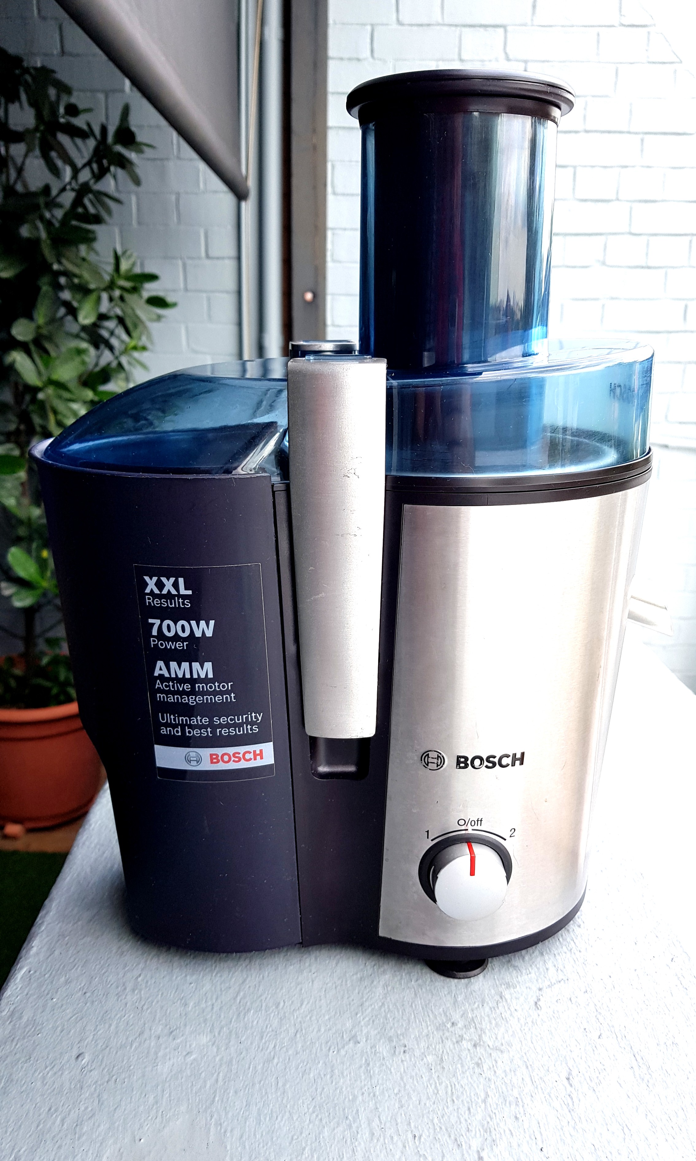 Bosch 700W Juicer (Model MES3000/01), TV & Home Appliances, Kitchen