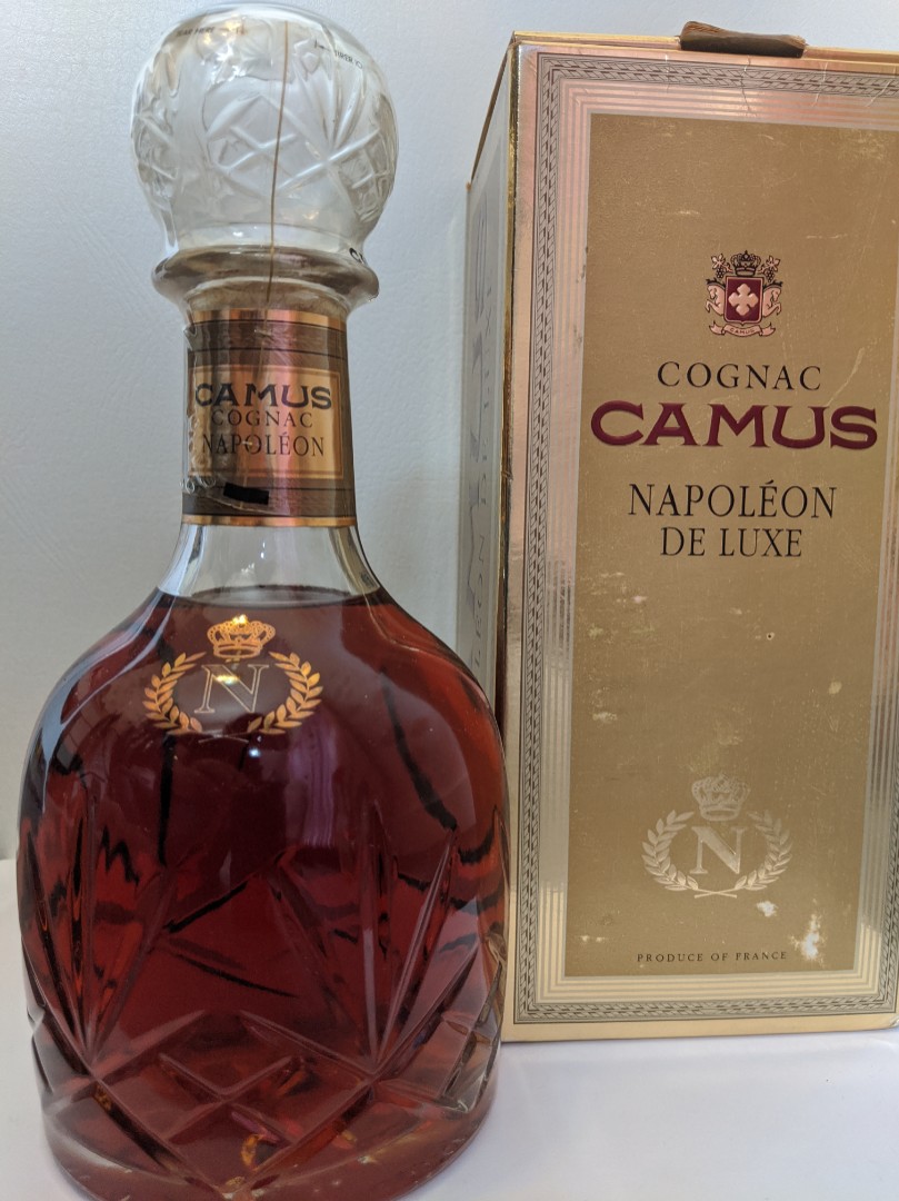 Camus Napoleon De Luxe Cognac 金花/卡慕水晶瓶拿破崙干邑白蘭地舊酒