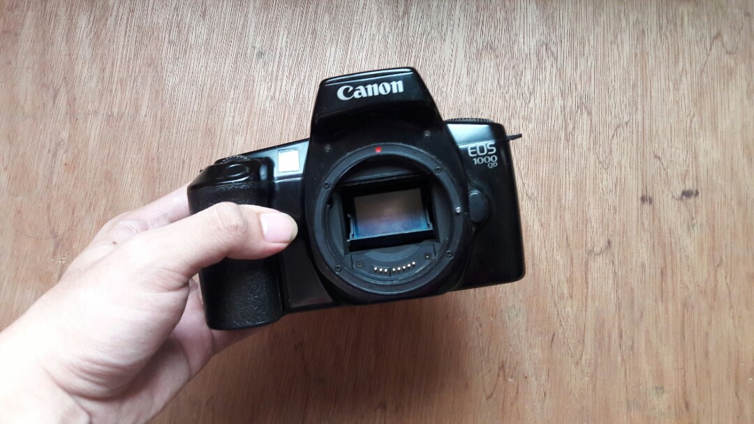 canon eos 1000qd w freebies