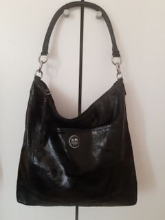(Category: ) located in . Submitted by preloved_bundle_haiyuzack (Listing ID 1004036914, Image 1). Description: .