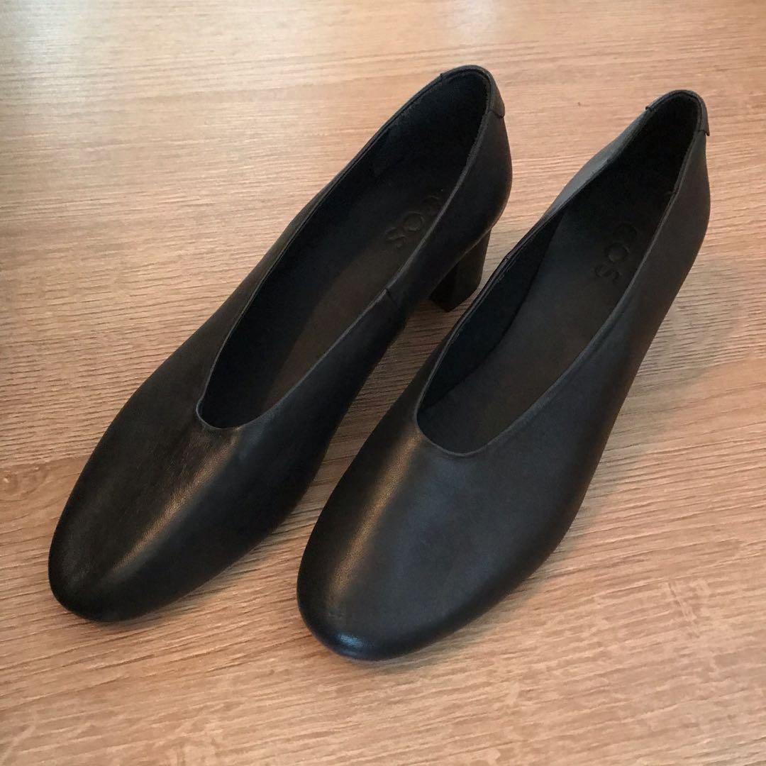 COS Full Leather Pumps / Heels in Black, Women's Fashion, Footwear, Heels  on Carousell