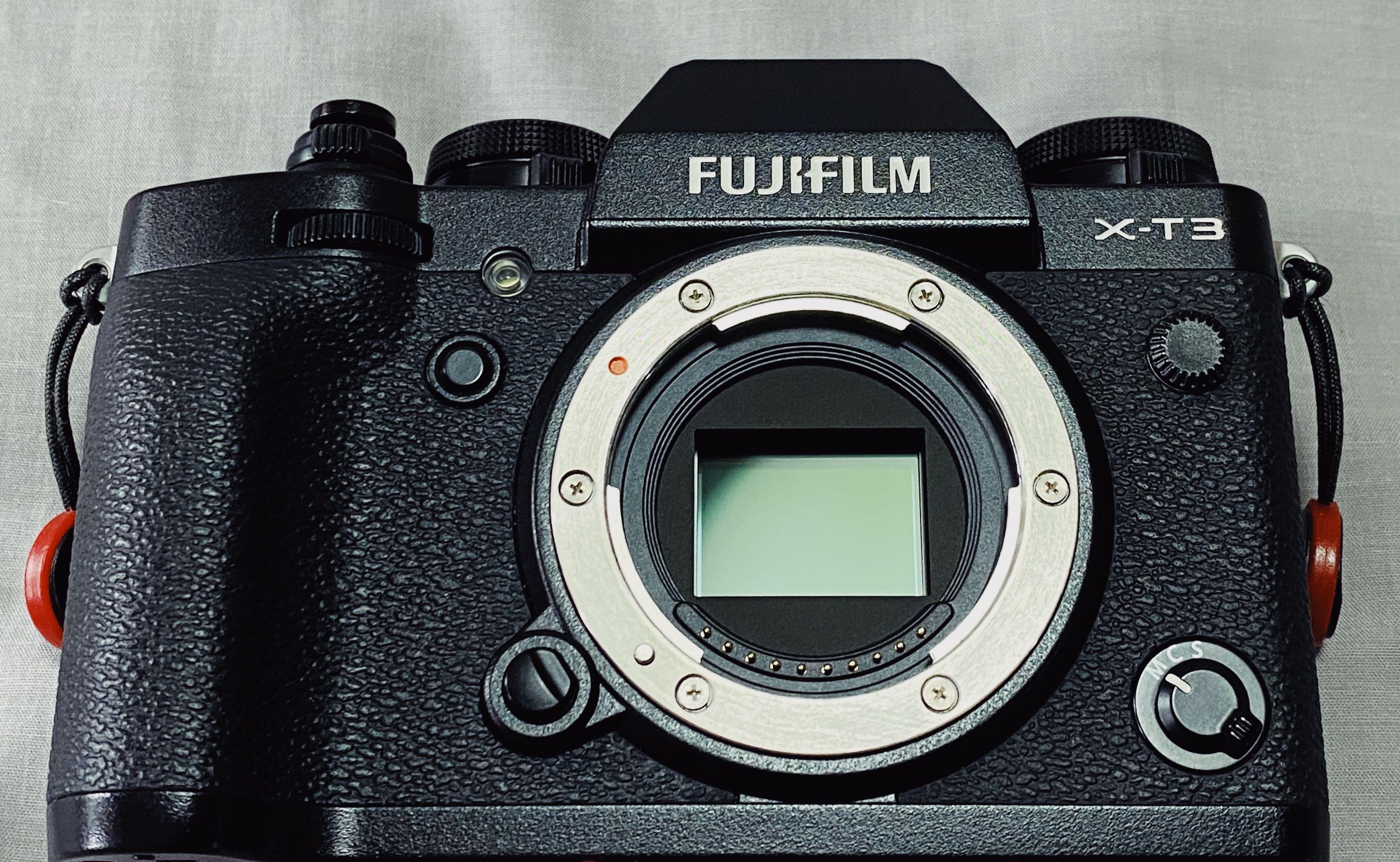 Fujifilm X T3 W Valid Local Warranty With Leather Case And Metal Hand Grip Fuji Xt3 Black Body Only Photography Cameras Mirrorless On Carousell