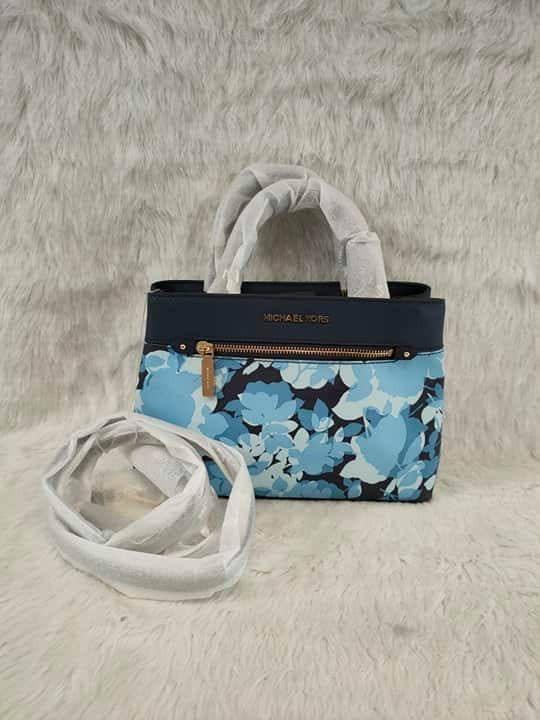 Michael kors blue purse with flowers outlet