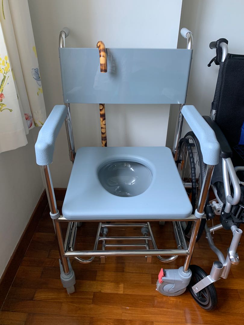 Mobile nonheight adjustable commode, Assistive Devices, Rehabilitative Devices on Carousell