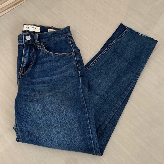 Mid-rise jeans - Women's fashion