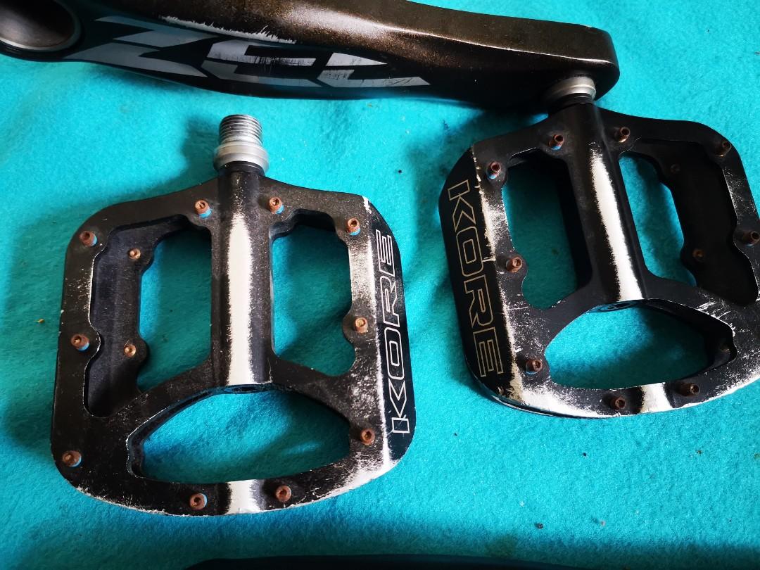 kore flat pedals