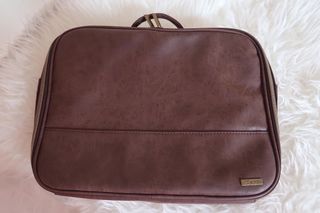 (Category: ) located in . Submitted by gracechiaapreloved (Listing ID 1004178492, Image 1). Description: .