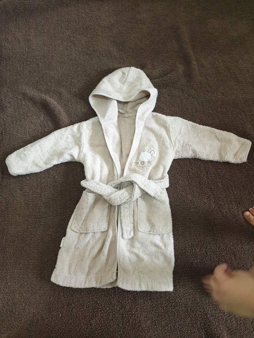 Zara Bath robe, Babies & Kids, Babies & Kids Fashion on Carousell