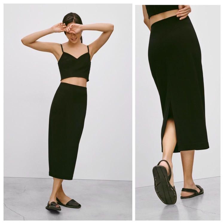 Aritzia Babaton johan skirt in crepe Women s Fashion Clothes on