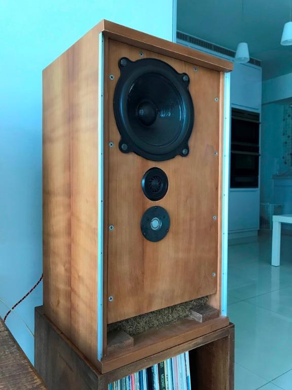 b&w dm2a speakers
