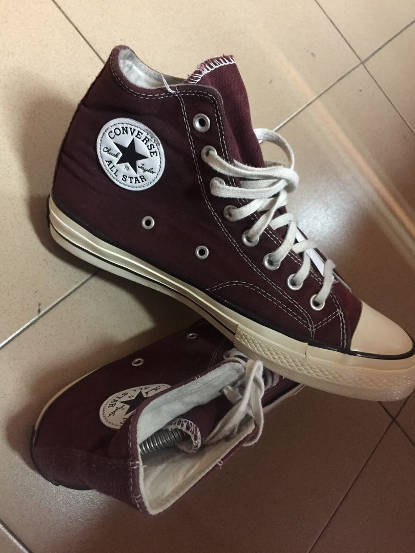 black label converse
