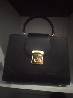 (Kategori: ) berada di . Dikirim oleh chellpreloved (ID iklan 1009992738, Gambar 1). Deskripsi: .