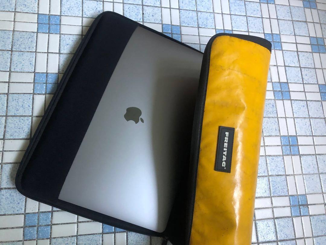 FREITAG F421 F82 MAC SLEEVE 15inch