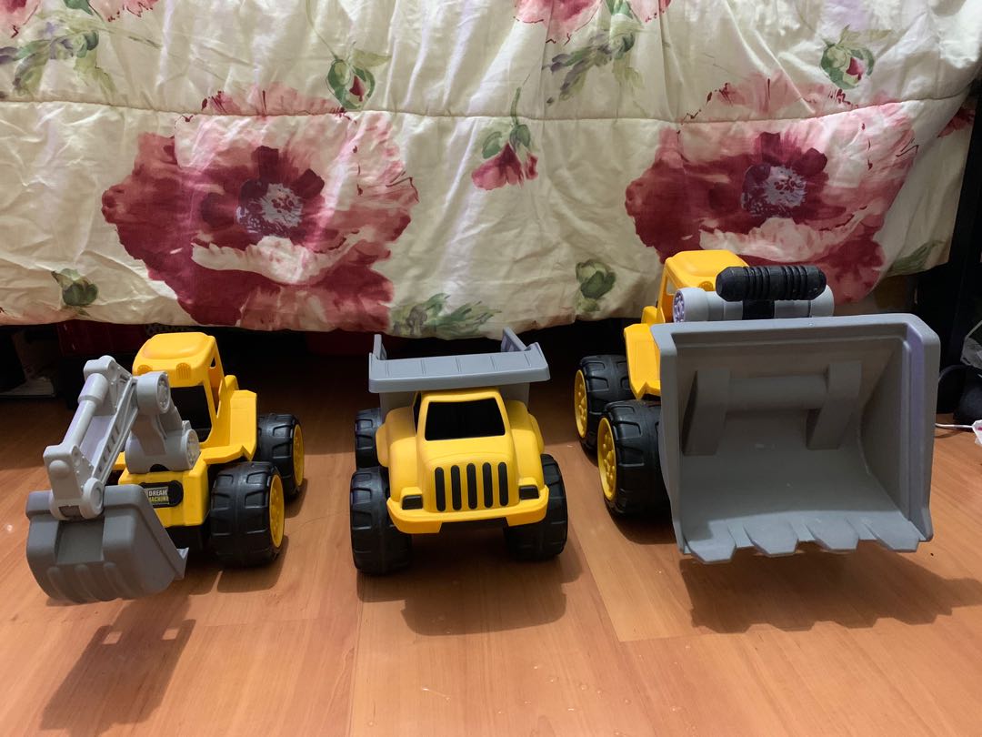 giant construction toys