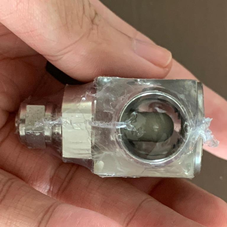 Inline CO2 Diffuser (Category: Homes & Other Pet Accessories) located in Singapore. Submitted by sg.aqualife (Listing ID 1009977883, Image 2). Description: Good for atomising carbon dioxide. For 16mm diameter piping..