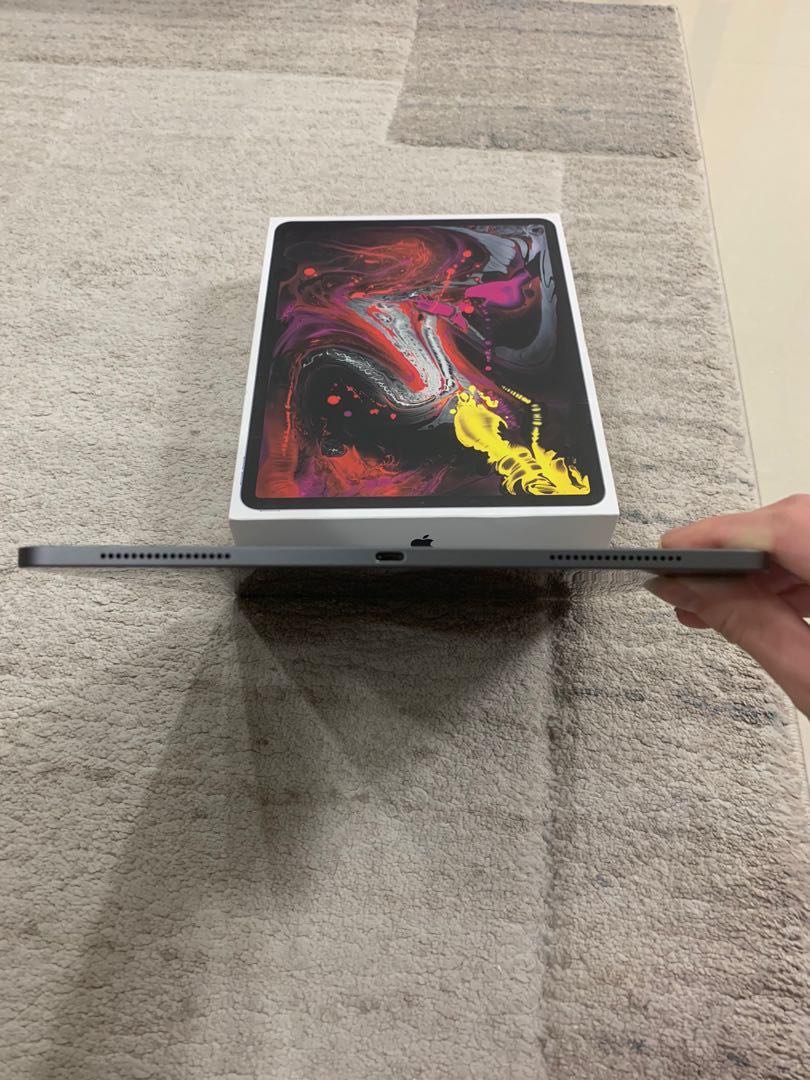 iPad Pro 12.9 3rd generation 2019 WiFi space grey 64GB with keyboard folio