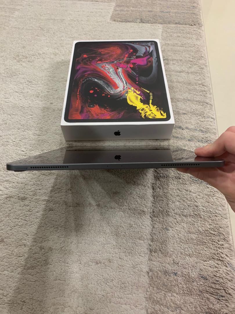 iPad Pro 12.9 3rd generation 2019 WiFi space grey 64GB with keyboard folio