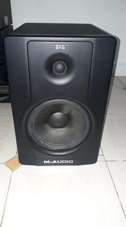 single powered speaker