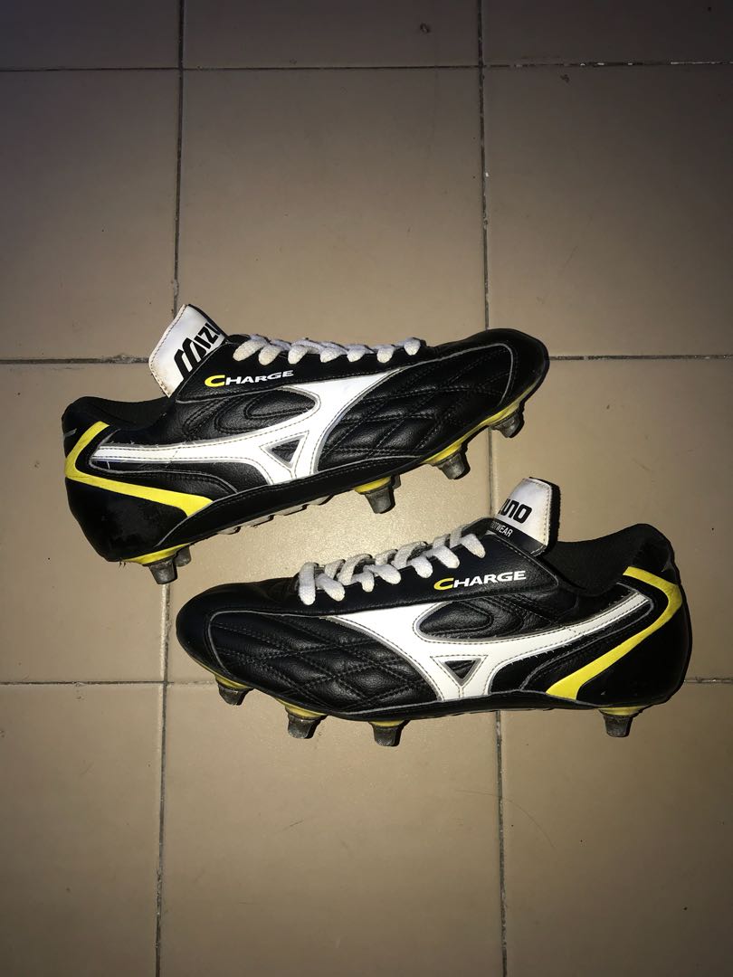 mizuno rugby boots size 13