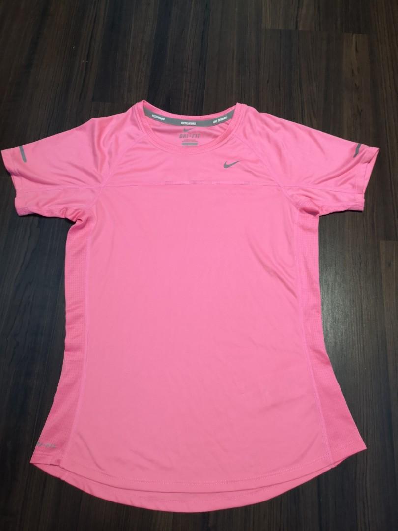 baby pink nike top