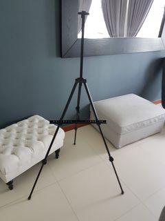 Tripod frame stand