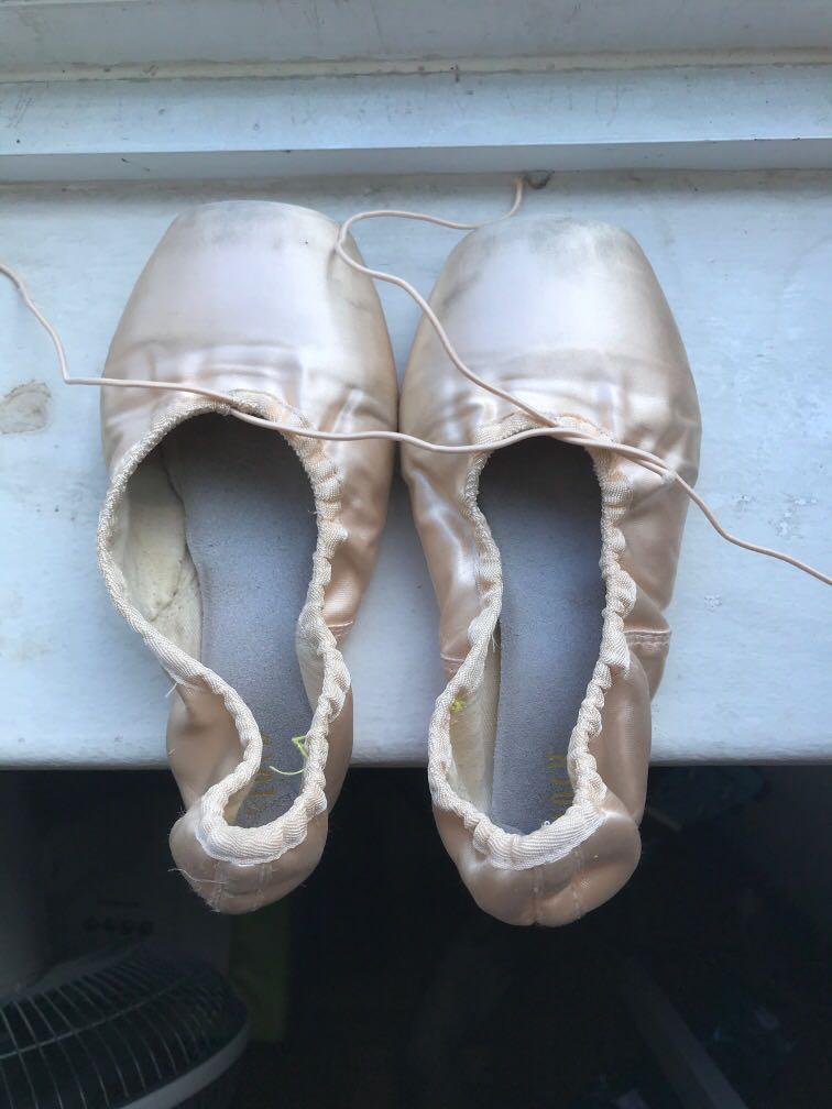 USED Bloch pointe shoes, Women's 
