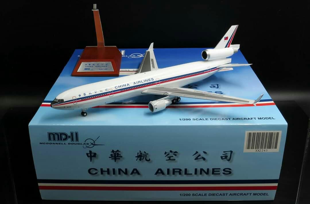 全新貨品1/200 JC WINGS 中華航空MD-11 B-151 飛機模型, 興趣及遊戲 