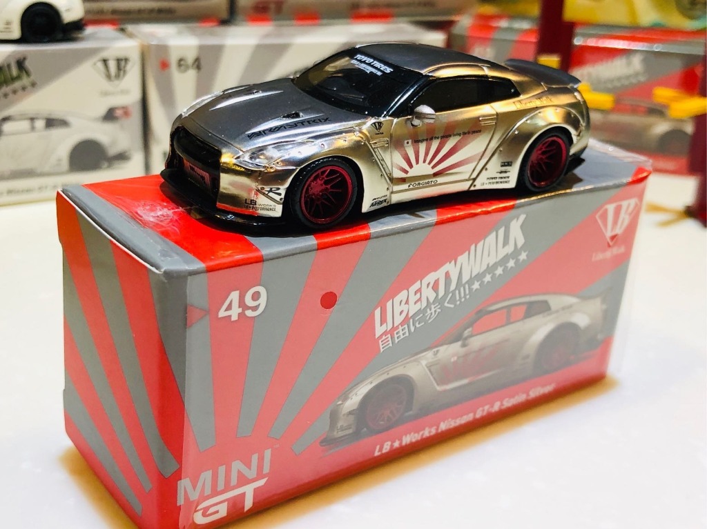 2007-2025 Nissan GTR R35 Skyline Argento 1:64 Diorama Scala Modellino