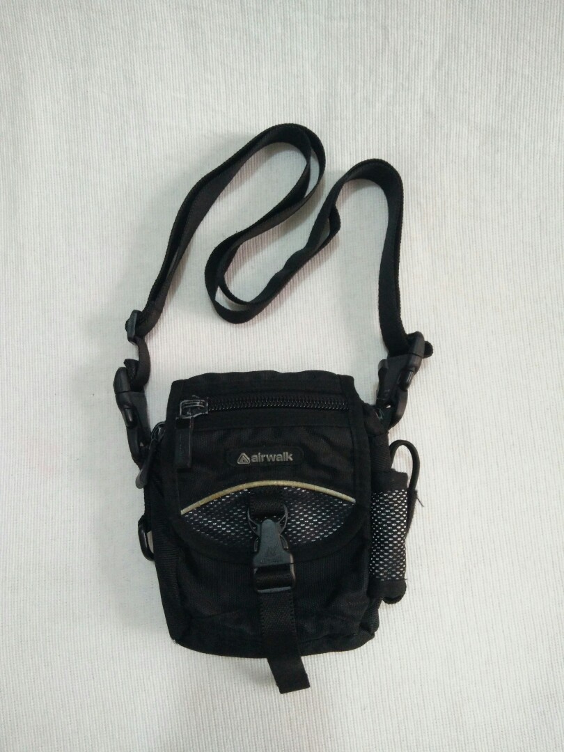 airwalk sling bag price