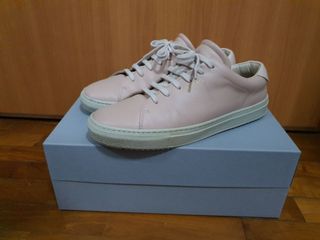 Axel arigato store vs common projects