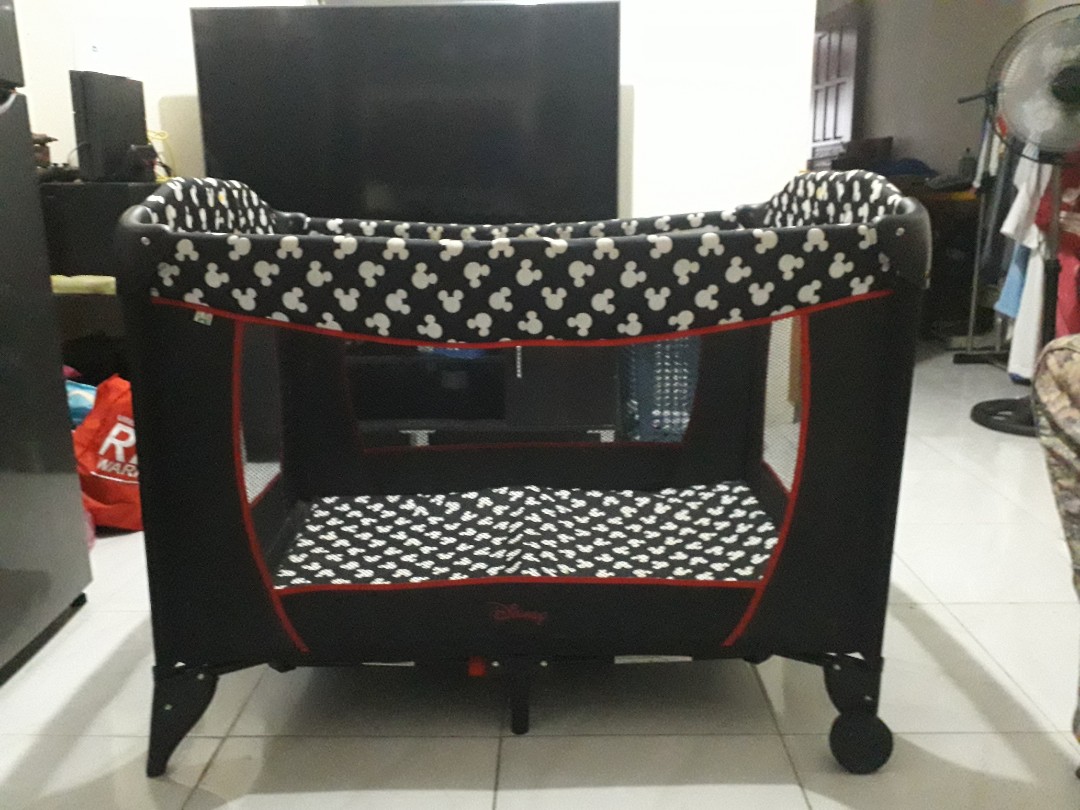 CribDisney Mickey Mouse Edition, Babies & Kids, Bathing & Changing